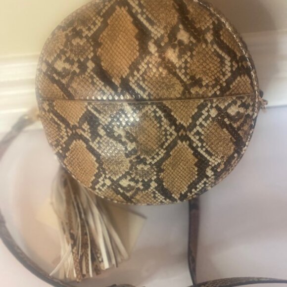 Caroline Hill Round Faux Snakeskin Crossbody bag with tassel- (NEW) - Picture 4 of 7